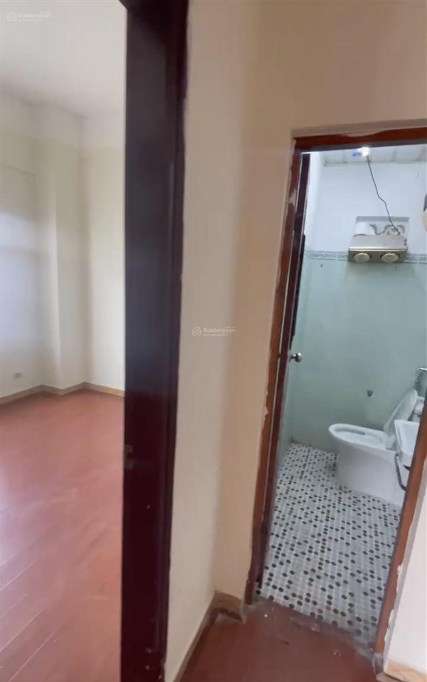 Cho thuê nhà chung cư 3 ngủ, 3 wc