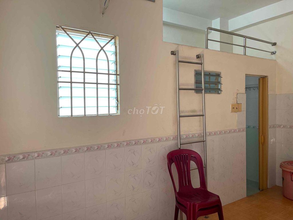 Phòng 15m2 cho thuê ngay khu Phan Xích Long