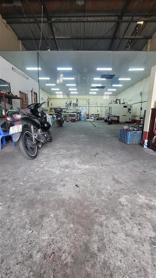 Cho thuê kho xưởng 450m2  đường xe công 20f tân phú( giáp tân bình)