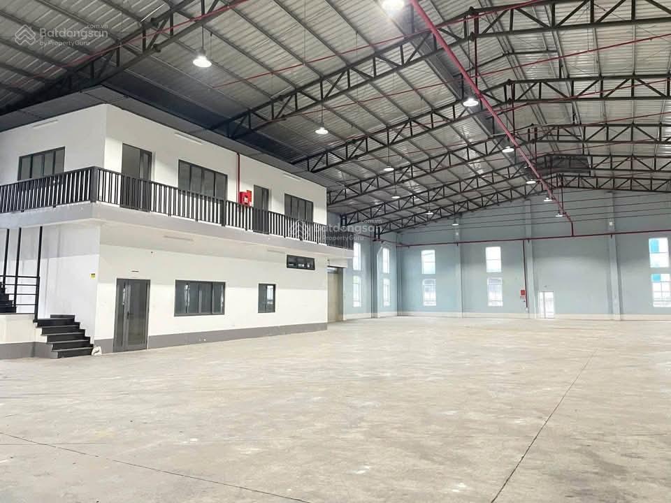 Cho thuê kho xưởng, 2000m2, pccc tự động nghiệm thu, giá 195tr/th