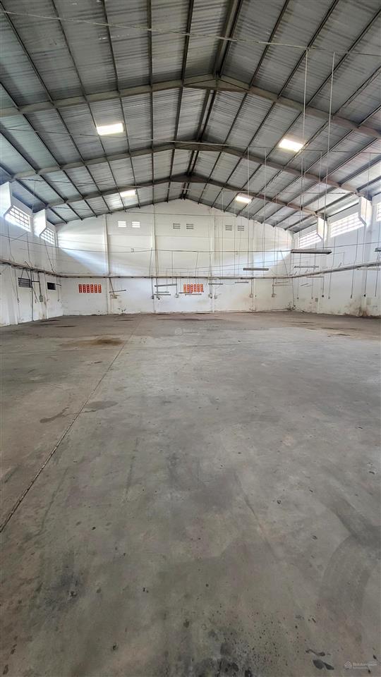 Cho thuê kho tân phú, 1100m2, pccc tiêu chuẩn, giá 120tr/th