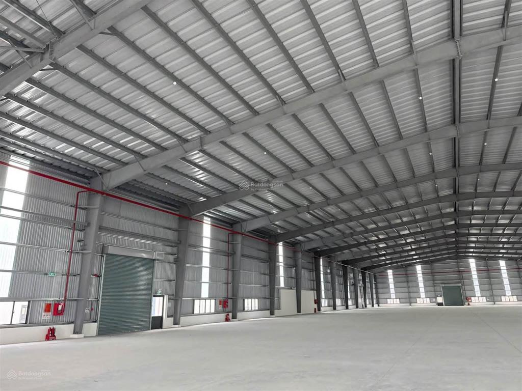 Cho thuê kho xưởng, 3500m2, pccc vách tường, giáp tân phú và q6