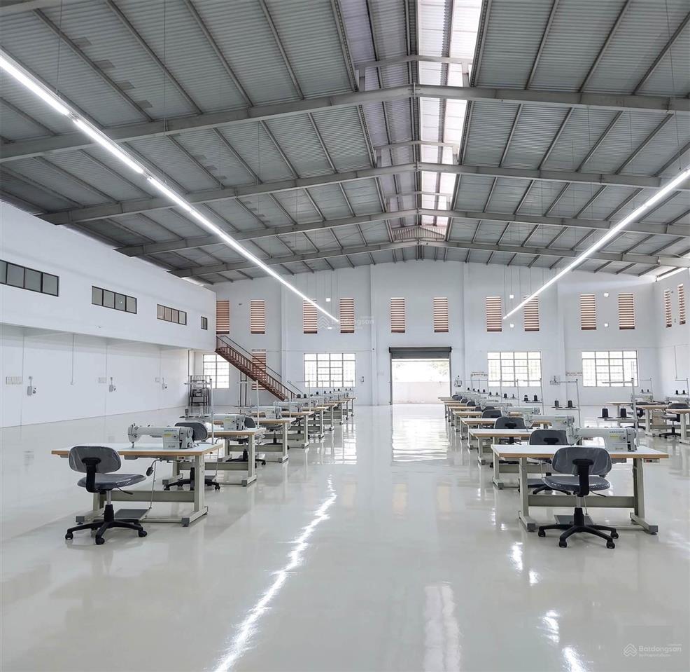 Cho thuê kho xưởng, 1100m2, mới 100%, giá 110tr/th, đường công 40f