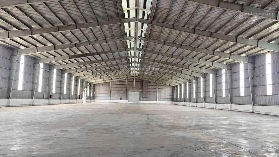Cho thuê cho thuê xưởng kcn đức hòa, giá 78.000đ(3$)  tdt 37.000m2  6 xưởng (6x4320m2)