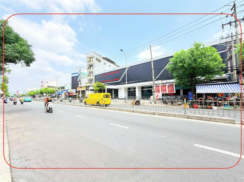 Cho thuê mt lê văn quới, dt 2800m2, q. bình tân