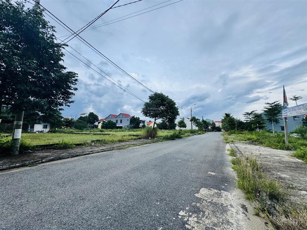 Bán đất cửa đại, 10 tỷ, 400m2, pháp lý đầy đủ, giá ưu đãi