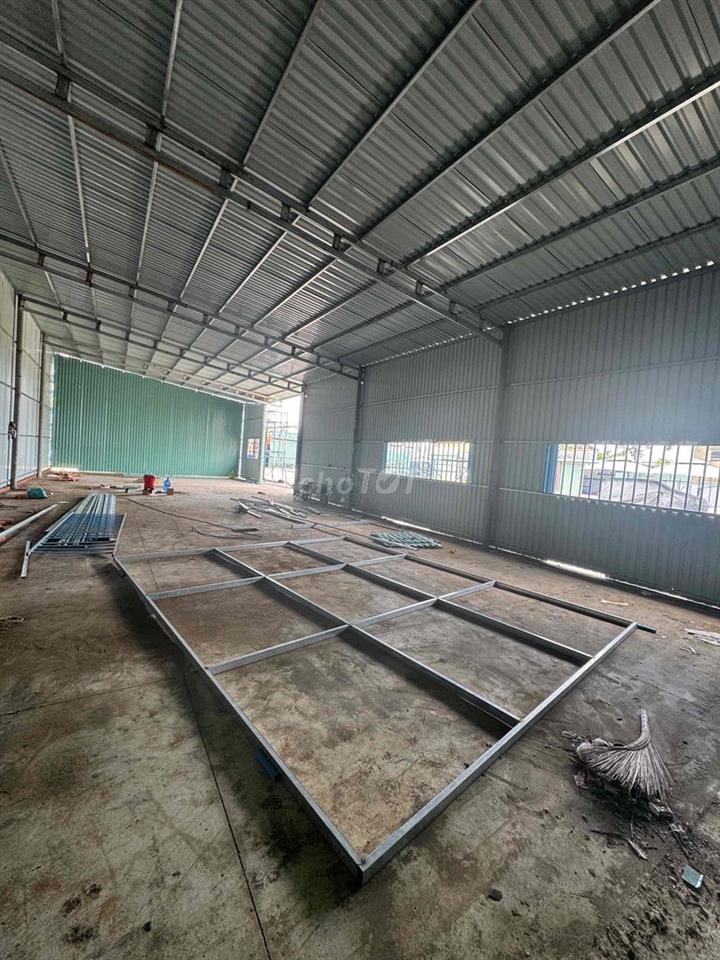 Cho thuê kho mới linh xuân thủ đức ngang 10 dt270m gần cầu vượt linh X