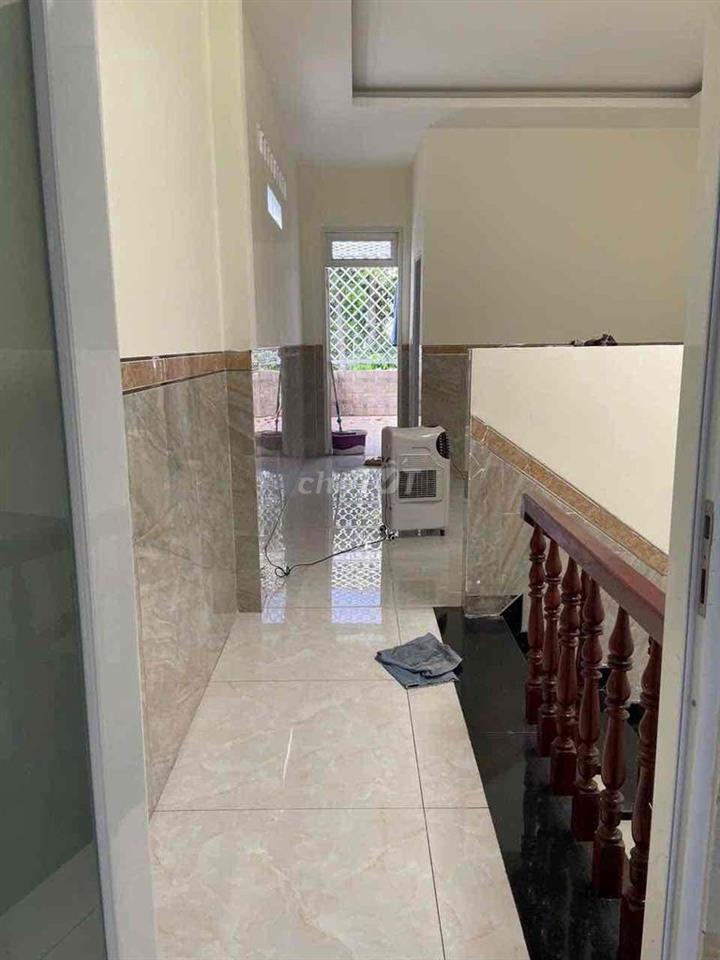 Chủ gửi cho thuê nhà linh Xuân thủ đức tphcm Dt 100m trệt lầu  Có 2 ph