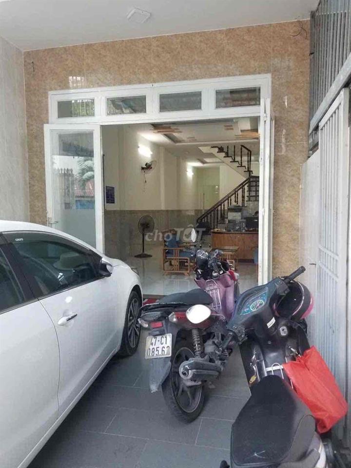 Chủ gửi cho thuê nhà linh Xuân thủ đức tphcm Dt 100m trệt lầu  Có 2 ph