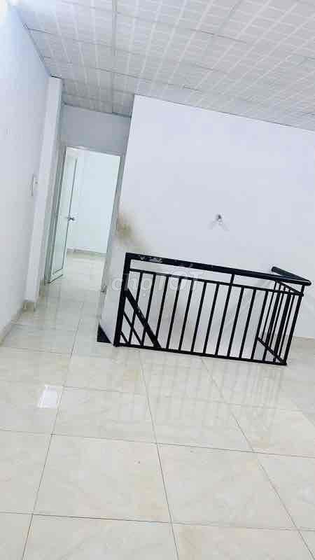 Cho thuê nhà nguyên căn dt65m đường 7m có vỉa hè thông,nhà 1 trệt 1 lử
