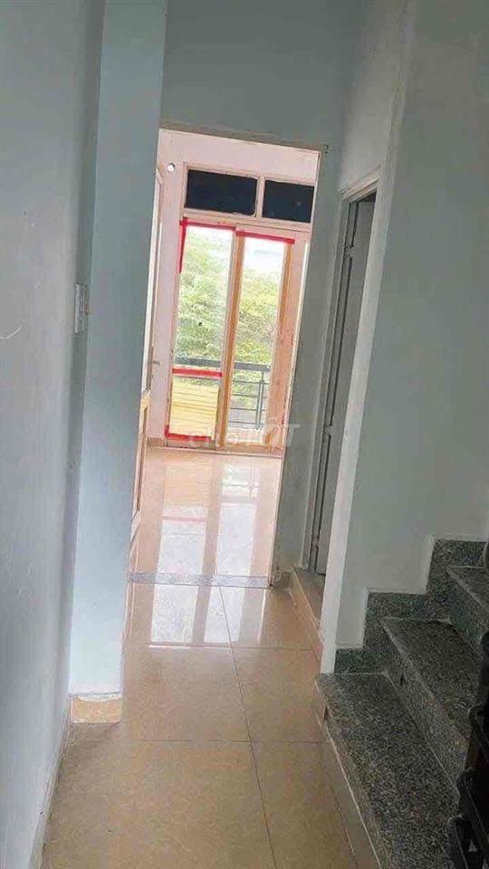 Cho thuê nhà nguyên căn 1 trệt 2 lầu ngay gần cầu vượt linh xuân thủ đ