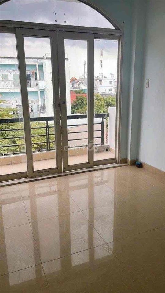 Cho thuê nhà nguyên căn 1 trệt 2 lầu ngay gần cầu vượt linh xuân thủ đ