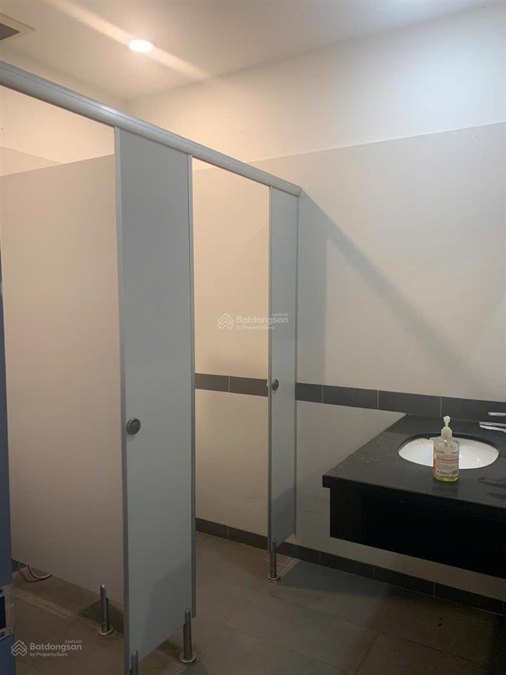 Cần cho thuê văn phòng 130m2 giá 25tr/th tại him lam kênh tẻ