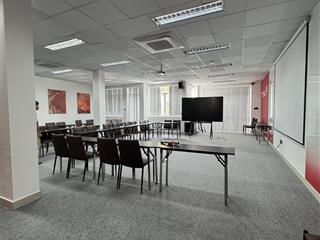 Cho thuê văn phòng 135m2 mặt tiền nguyễn thị thập kdc him lam kênh tẻ giá 35tr/th