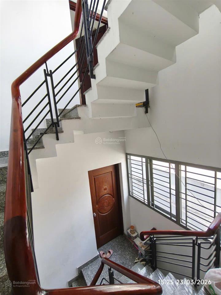 Mt lê sát 5 tầng  6pn. gần chợ tân hương. chưa đến 10 tỷ  bán nhanh thương lượng tốt