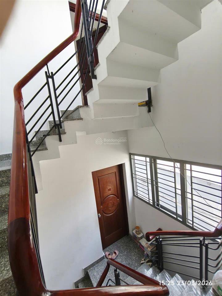 Mt lê sát 5 tầng  6pn. gần chợ tân hương. chưa đến 10 tỷ  bán nhanh thương lượng tốt