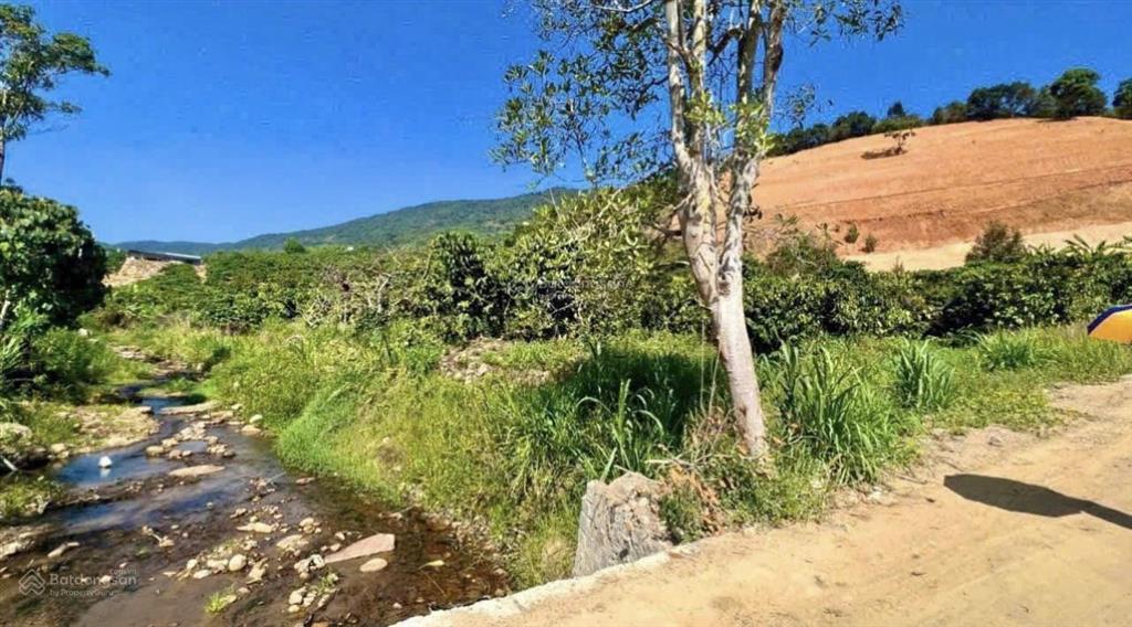 1,39 tỷ cho gần 3,8 sào 2 mặt đường phía sau là suối  thôn 10 lộc nam bảo lâm  lâm đồng