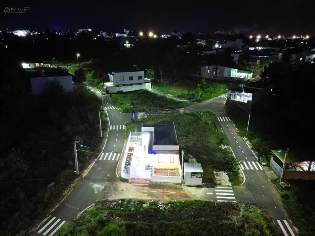 2,45tỷ cho căn nhà vườn nghỉ dưỡng lộc an  bảo lâm 2  lâm đồng nằm gần bên quốc lộ 20 (cách 200m)