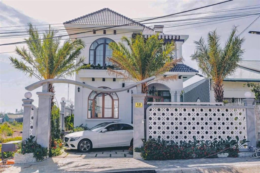 (chỉ 5,5tỷ) siêu rẻ ngộp căn biệt thự 250m2 full thổ cư  đã hoàn công 100%