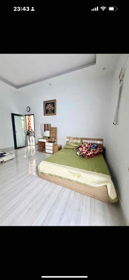 nhà không ở cần bán