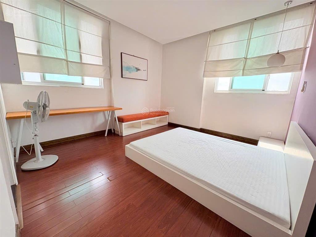 Cho thuê căn hộ 3pn, nhà decor có nội thất, chung cư bellezaq7, diện tích 124m2, giá 15 tr