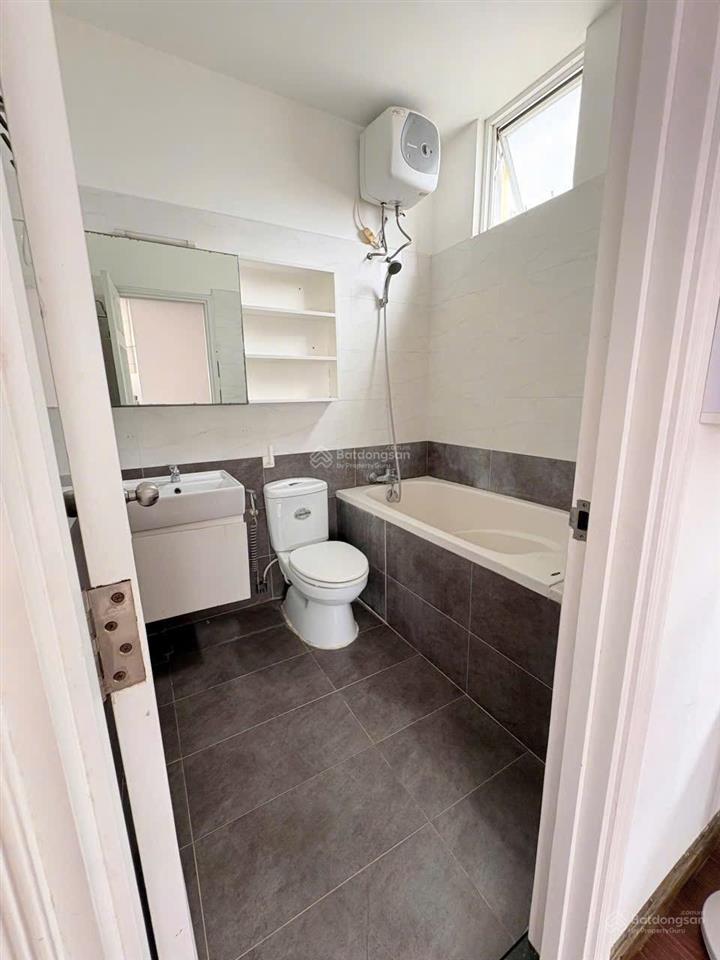 Cho thuê căn hộ 3pn, nhà decor có nội thất, chung cư bellezaq7, diện tích 124m2, giá 15 tr