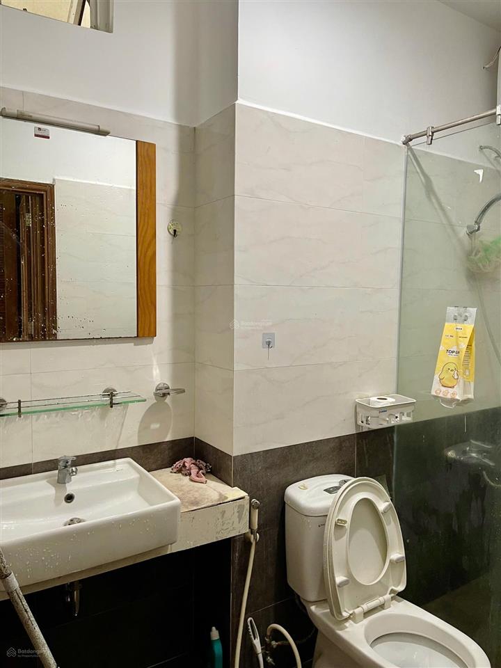Cho thuê căn hộ 3pn có nt  nhà sơn mới ở liền  cc bellezaq7  dt 124m2  giá 13 tr