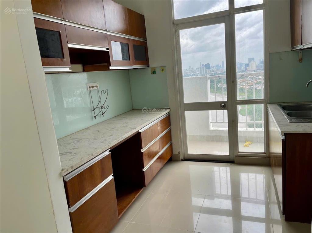 Cho thuê căn hộ 3pn nhà mới sơn có nt  cc bellezaq7  dt 124m2  giá 11 triệu