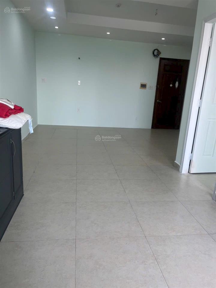 Cho thuê căn hộ 2pn  nhà mới sơn có sân vườn chung  cc belleza q7  dt 75m2  giá 9 triệu