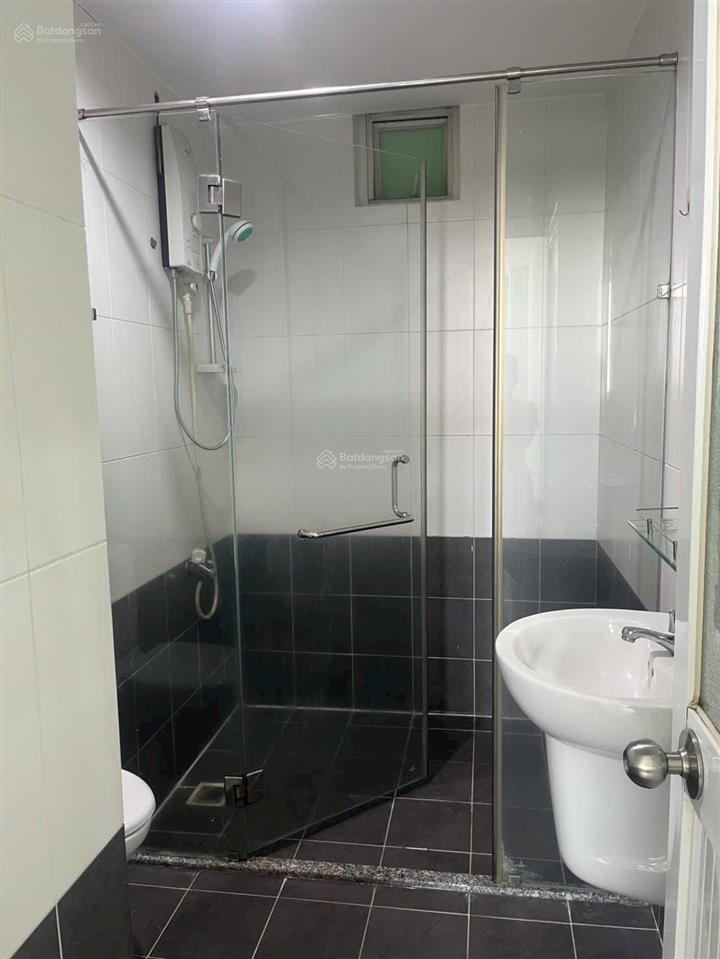 Cho thuê căn hộ 2pn  nhà mới sơn có sân vườn chung  cc belleza q7  dt 75m2  giá 9 triệu