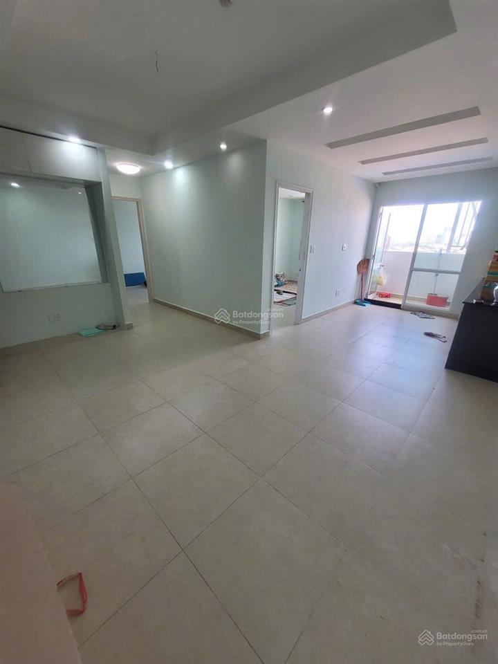 Cho thuê căn hộ 2pn  nhà mới sơn có sân vườn chung  cc belleza q7  dt 75m2  giá 9 triệu