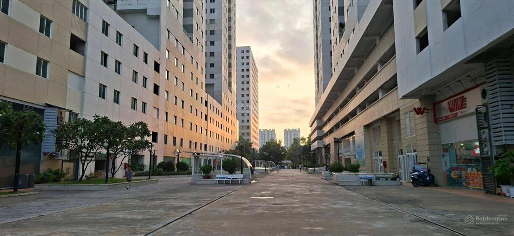 Cho thuê căn hộ 2pn  góc nhà trống có sân vườn chung  cc belleza q7  dt 75m2  giá 8 triệu