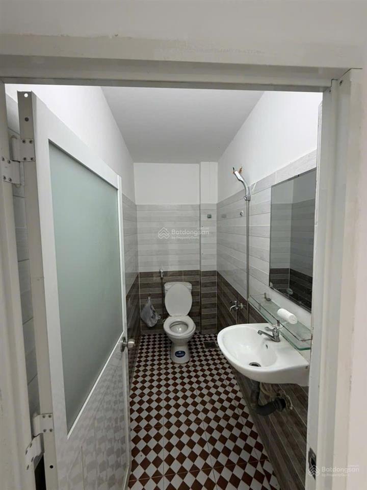 Cho thuê nhà nguyên căn trống mới sơn  đường chuyên dùng 9 q7  dt 4x10m  2pn  giá 6.5 triệu