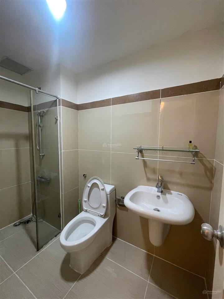 Cho thuê căn hộ 2pn  trống  cc đức khải q7  dt 85m2  giá rẻ 8 triệu