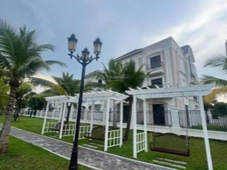 Bán gấp biệt thự 400m2 tại vinhomes grand park, giá tốt 70 tỷ vnd
