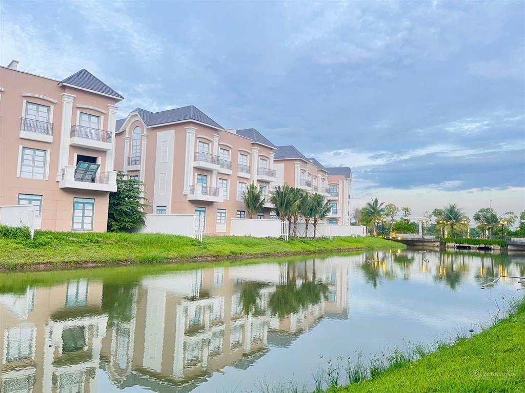 Căn ven hồ 250m giá hời vinhomes grand park