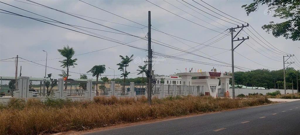 Bán đất nền đường đt 756, minh lập, gần kcn giá 360tr, có 300m2 và 50m2 tc