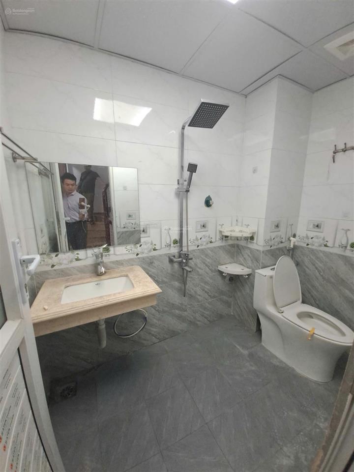 Nhà tứ hiệp nhỏ mà có võ  5 tầng, 4 phòng ngủ, giếng trời cực thoáng, ở sướng trong tầm tài chính!