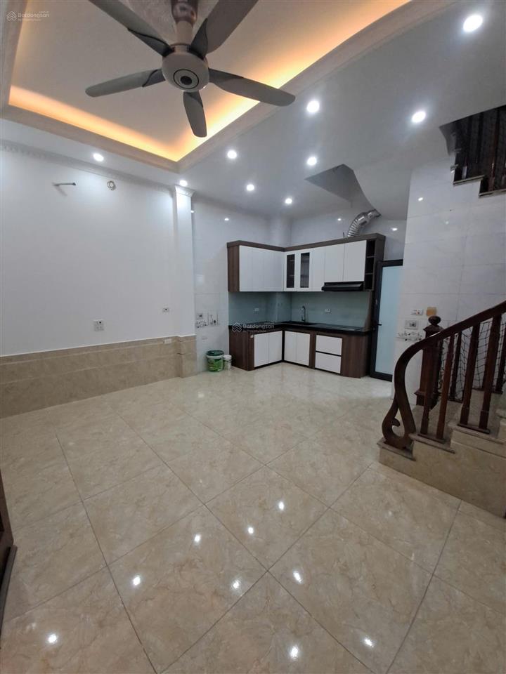 Nhà tứ hiệp nhỏ mà có võ  5 tầng, 4 phòng ngủ, giếng trời cực thoáng, ở sướng trong tầm tài chính!