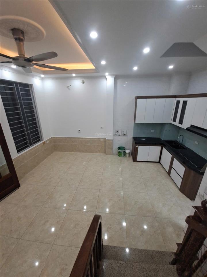 Nhà tứ hiệp nhỏ mà có võ  5 tầng, 4 phòng ngủ, giếng trời cực thoáng, ở sướng trong tầm tài chính!
