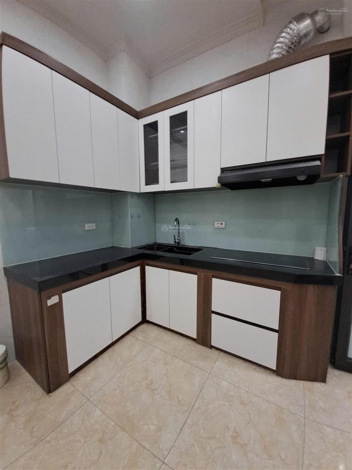 Nhà tứ hiệp nhỏ mà có võ  5 tầng, 4 phòng ngủ, giếng trời cực thoáng, ở sướng trong tầm tài chính!