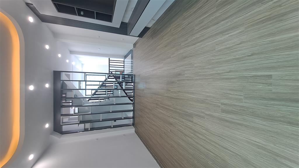 Bán nhà Vĩnh Trung, 43m² x 5 tầng, ô tô vào nhà, giá 5 tỷ