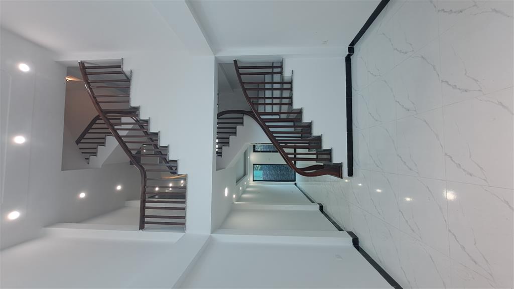 Bán nhà Vĩnh Trung, 43m² x 5 tầng, ô tô vào nhà, giá 5 tỷ