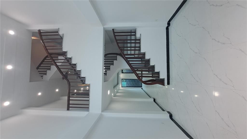 Bán nhà Vĩnh Trung, 40m² x 5 tầng, mới koong, giá chào 5 tỷ