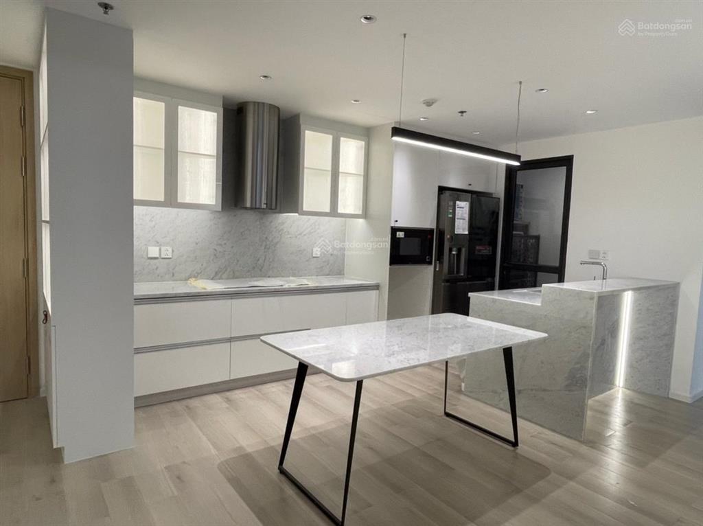 Bán căn 3pn2wc 97m2 sổ sẵn tại toà a lumiere boulevard tầng trung giá 8,5 tỷ
