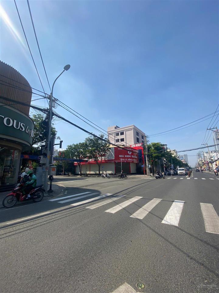 Cho thuê siêu góc mặt tiền kinh doanh nguyễn thị thập. quận 7