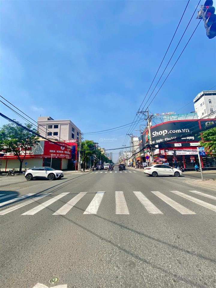 Cho thuê siêu góc mặt tiền kinh doanh nguyễn thị thập. quận 7