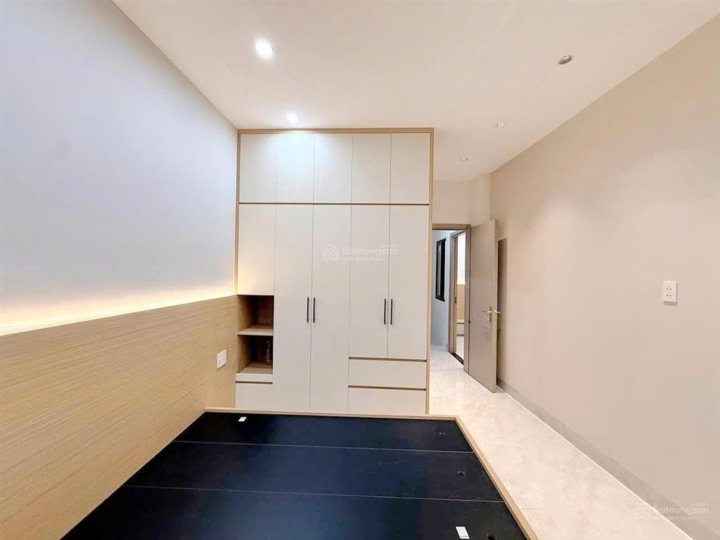 Nhà phố căn góc nhà 2 mặt tiền hoàng sa quận 1