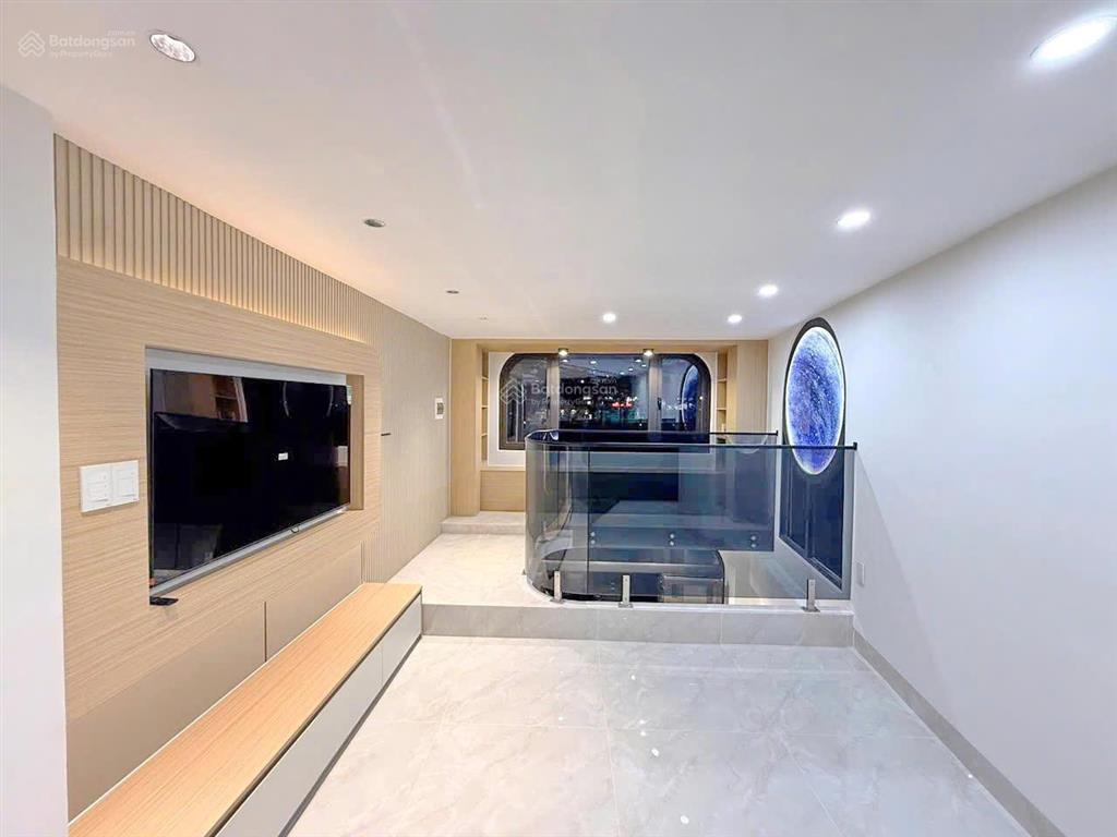 Nhà phố căn góc nhà 2 mặt tiền hoàng sa quận 1