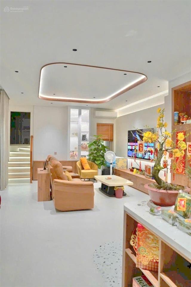Biệt thự sân vườn full nội thất mt kdc bộ công an. quận 7
